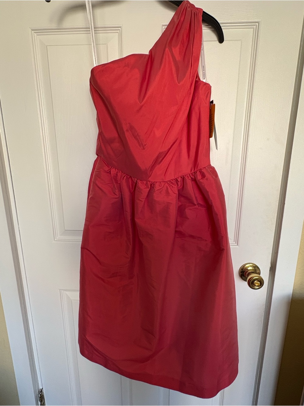 ALFRED SUNG Firecracker (Coral) One-Shoulder Short Dress Pockets